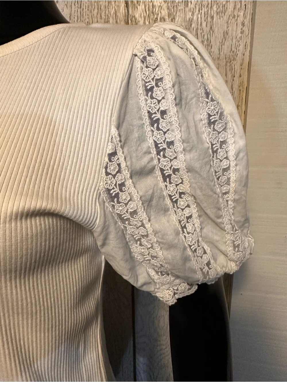 J. Crew Ivory Ribbed Top w/Lace Puff Sleeves Size M